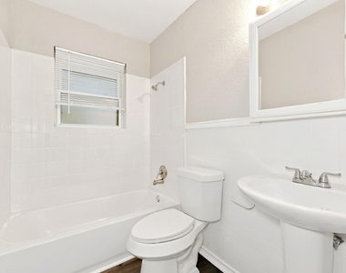 319 Royal Avenue - Photo Thumbnail 12