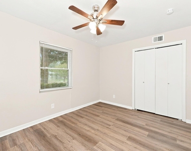 319 Royal Avenue - Photo Thumbnail 6