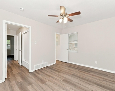 319 Royal Avenue - Photo Thumbnail 5