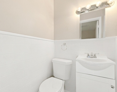 319 Royal Avenue - Photo Thumbnail 13