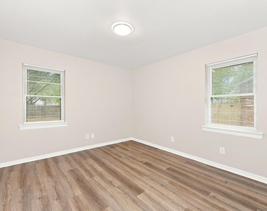 319 Royal Avenue - Photo Thumbnail 9