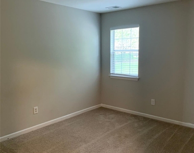 5012 Windcrest Way - Photo Thumbnail 9