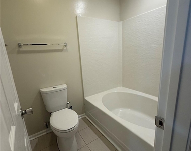 10281 University Park Lane - Photo Thumbnail 22