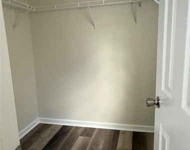 10281 University Park Lane - Photo Thumbnail 14