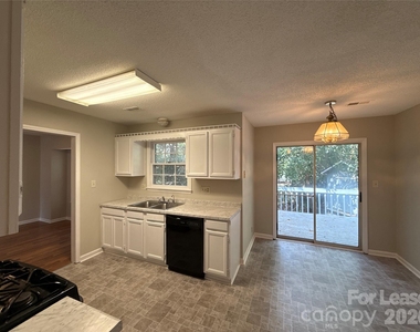 3505 Fortis Lane - Photo Thumbnail 7