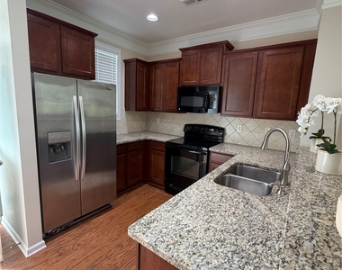 10968 Cedar Walk Lane - Photo Thumbnail 2