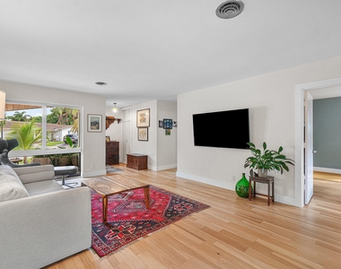 1244 Sw 5th Street - Photo Thumbnail 7