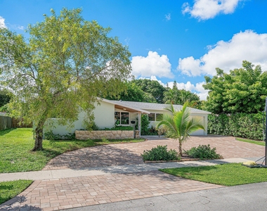 1244 Sw 5th Street - Photo Thumbnail 2