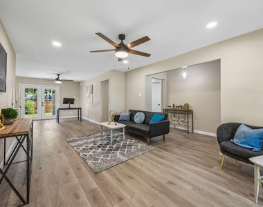 1725 Bardfield Avenue - Photo Thumbnail 2