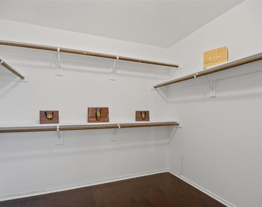 805 Hazels Way - Photo Thumbnail 19