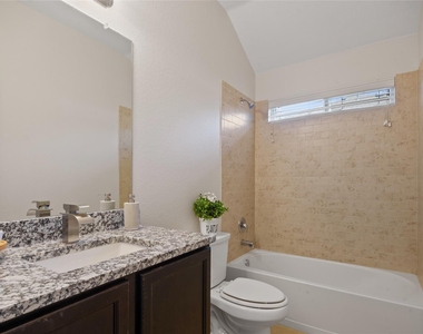805 Hazels Way - Photo Thumbnail 5