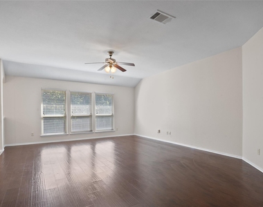 805 Hazels Way - Photo Thumbnail 7