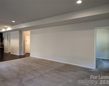 1737 Mill Creek Lane - Photo Thumbnail 9