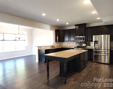 1737 Mill Creek Lane - Photo Thumbnail 2