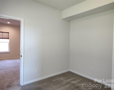 1737 Mill Creek Lane - Photo Thumbnail 12
