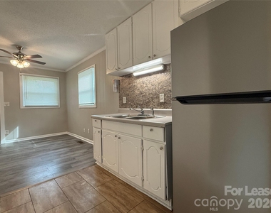 514 Wilson Street - Photo Thumbnail 7