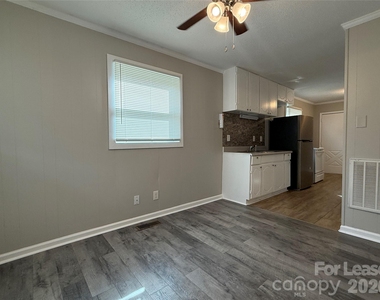 514 Wilson Street - Photo Thumbnail 5