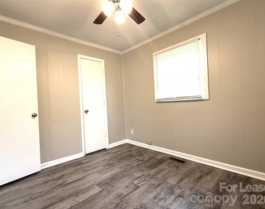514 Wilson Street - Photo Thumbnail 13