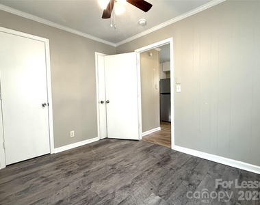 514 Wilson Street - Photo Thumbnail 18