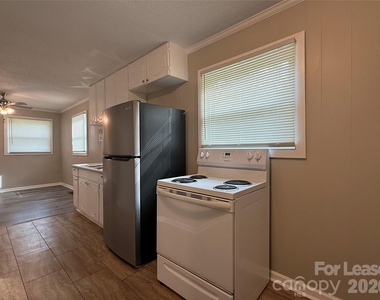 514 Wilson Street - Photo Thumbnail 8