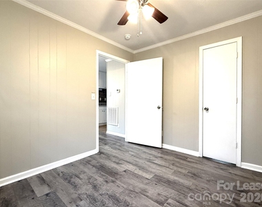 514 Wilson Street - Photo Thumbnail 12