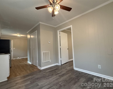 514 Wilson Street - Photo Thumbnail 4