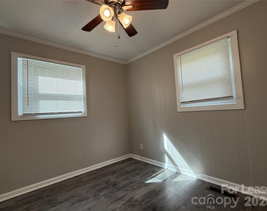 514 Wilson Street - Photo Thumbnail 20