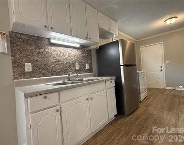 514 Wilson Street - Photo Thumbnail 6
