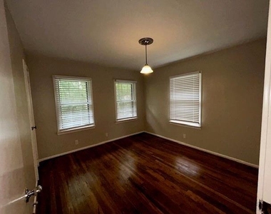 1103 L Avenue - Photo Thumbnail 15