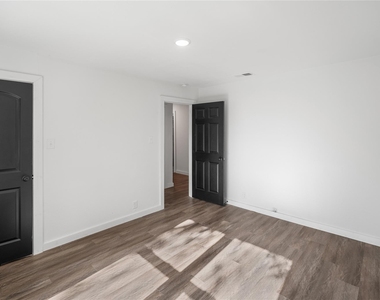 1613 Irwin Lane - Photo Thumbnail 27