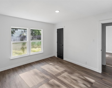 1613 Irwin Lane - Photo Thumbnail 29