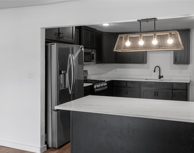 1613 Irwin Lane - Photo Thumbnail 3