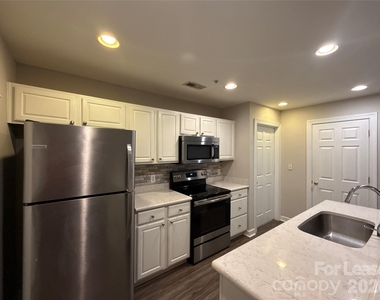 718 W Trade Street - Photo Thumbnail 4