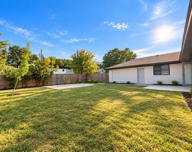2404 Kentfield Lane - Photo Thumbnail 18