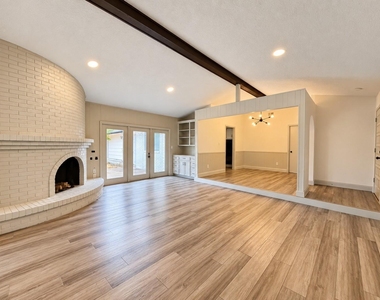 2404 Kentfield Lane - Photo Thumbnail 8