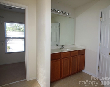 11701 Village Pond Drive - Photo Thumbnail 16