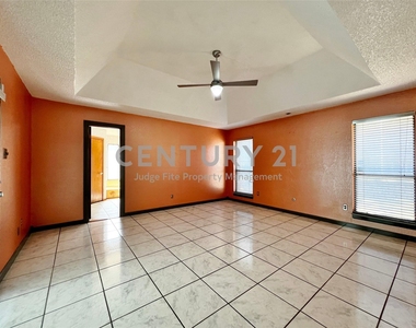 812 Newport Road - Photo Thumbnail 11