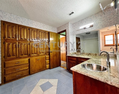 812 Newport Road - Photo Thumbnail 18