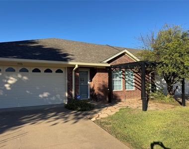 1006 Teresa Court - Photo Thumbnail 1