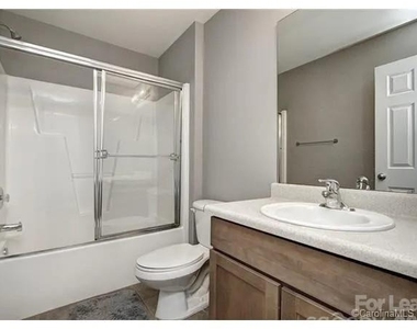 3919 Picasso Court - Photo Thumbnail 8
