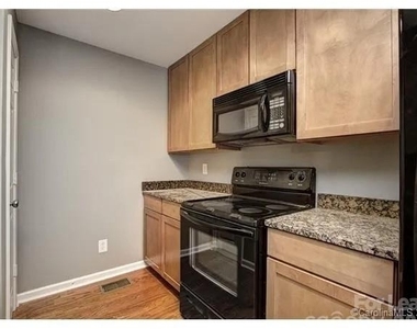 3919 Picasso Court - Photo Thumbnail 5