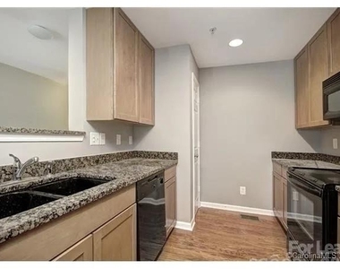 3919 Picasso Court - Photo Thumbnail 4