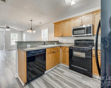 1316 Dan Drive - Photo Thumbnail 7