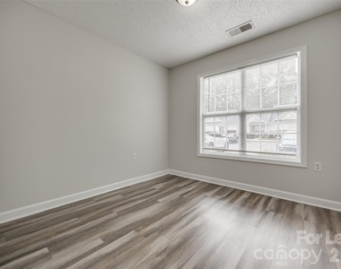 1316 Dan Drive - Photo Thumbnail 10