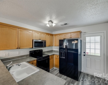 1316 Dan Drive - Photo Thumbnail 9