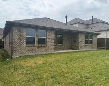 1004 Copper Smith Way - Photo Thumbnail 17