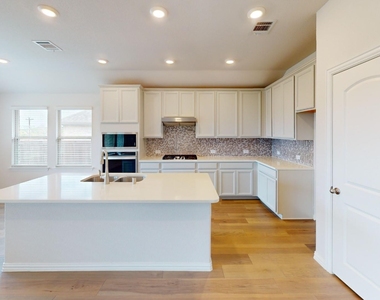 1004 Copper Smith Way - Photo Thumbnail 5