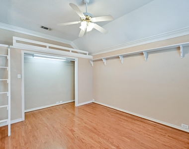 2017 Perry Drive - Photo Thumbnail 3