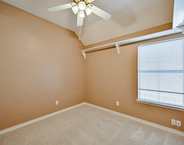 2017 Perry Drive - Photo Thumbnail 11