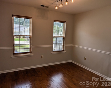 9935 Redbud Tree Court - Photo Thumbnail 10